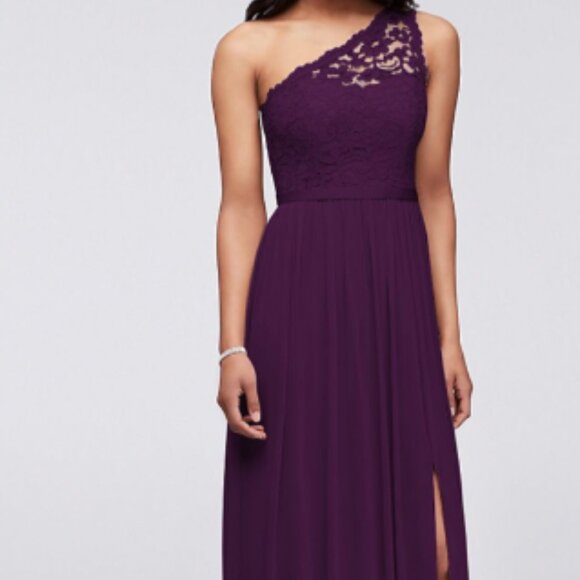 Long one shoulder Lace (Wedding Edition) - Picture 1 of 4